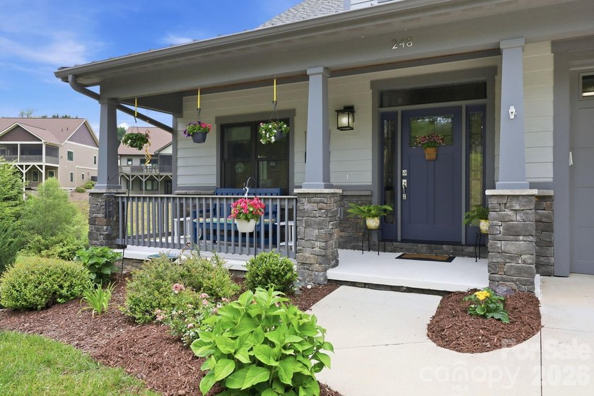 Welcome to sophisticated, carefree living in the highly - photo 4