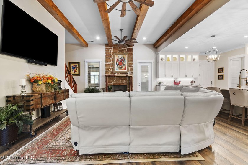 MODERN FARMHOUSE ESTATE ONLY 3 YEARS OLD! on 10 acres in - photo 22