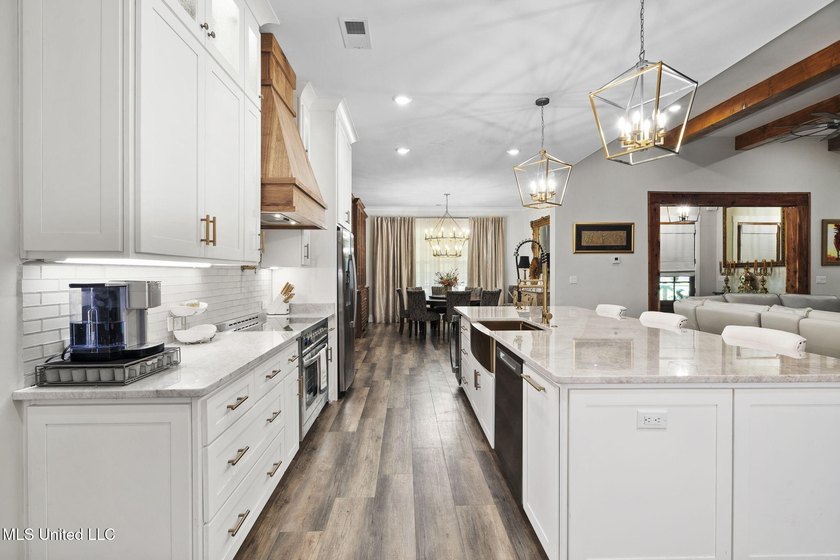 MODERN FARMHOUSE ESTATE ONLY 3 YEARS OLD! on 10 acres in - photo 24