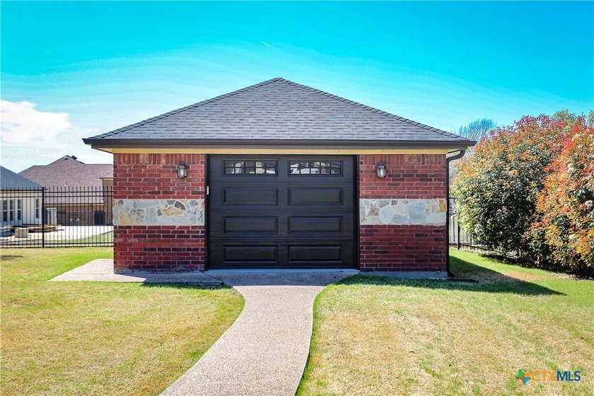 Welcome to 5207 Driftwood Court, an exceptional residence - photo 32