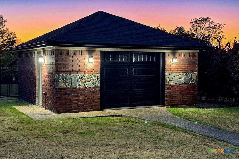 Welcome to 5207 Driftwood Court, an exceptional residence - photo 33