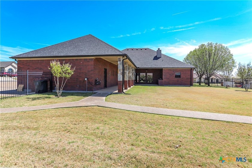 Welcome to 5207 Driftwood Court, an exceptional residence - photo 34