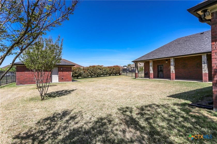 Welcome to 5207 Driftwood Court, an exceptional residence - photo 36