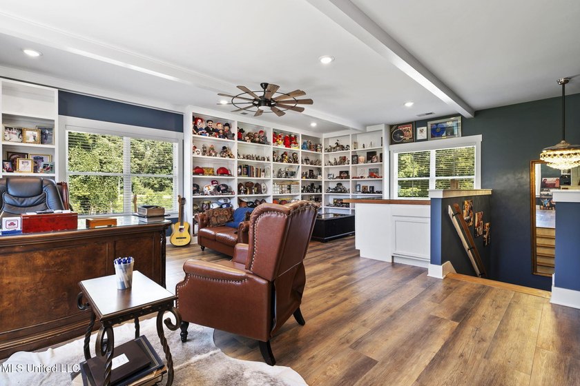 MODERN FARMHOUSE ESTATE ONLY 3 YEARS OLD! on 10 acres in - photo 51