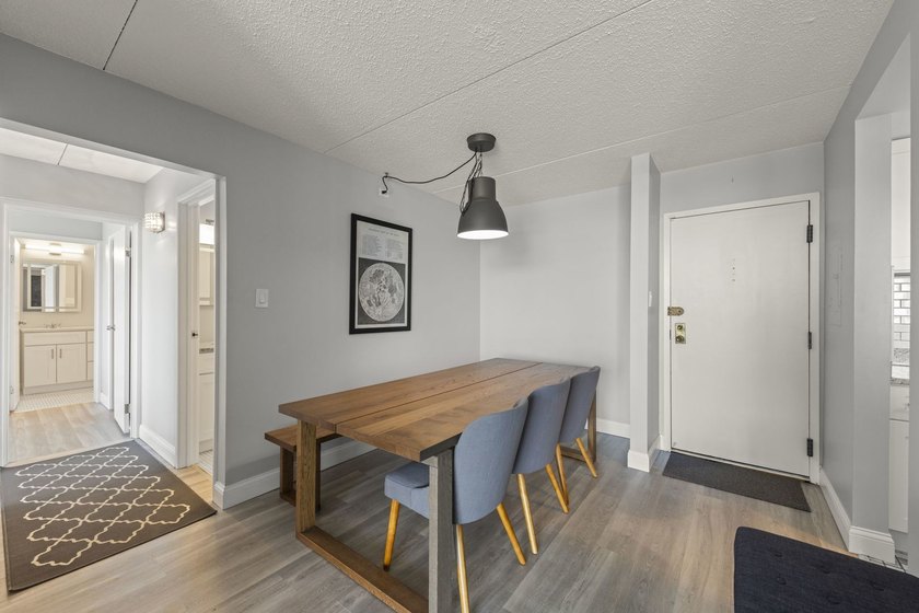 Beautifully updated corner unit in the sought after Cove Landing - photo 5
