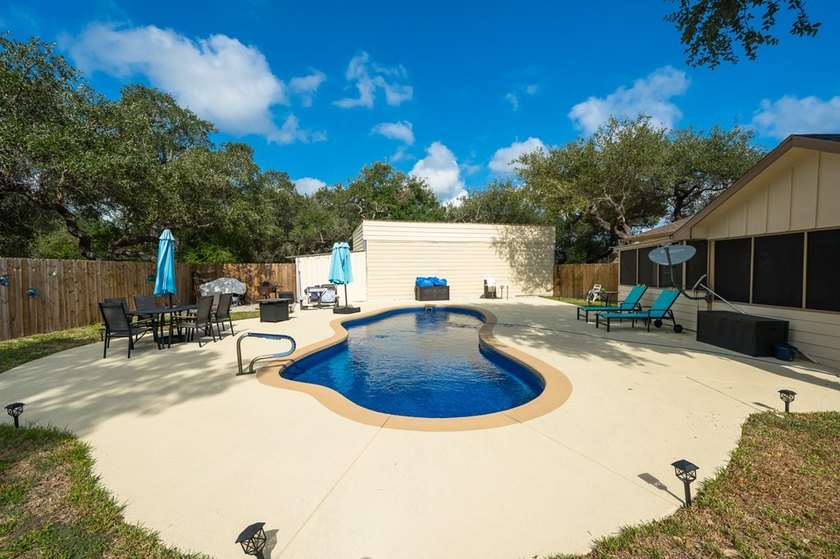 Beautiful One-Owner Coastal Retreat in Rockport/Lamar This - photo 13