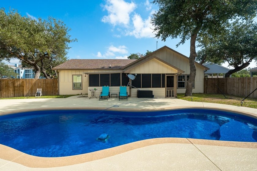 Beautiful One-Owner Coastal Retreat in Rockport/Lamar This - photo 14