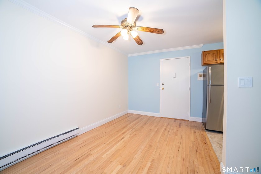 Move right into this beautifully updated one-bedroom condominium - photo 8