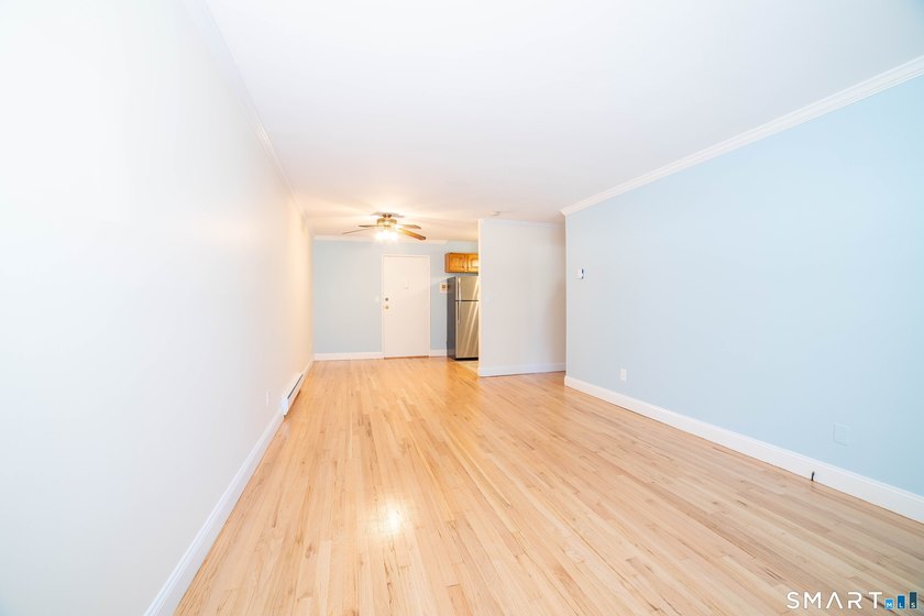 Move right into this beautifully updated one-bedroom condominium - photo 9