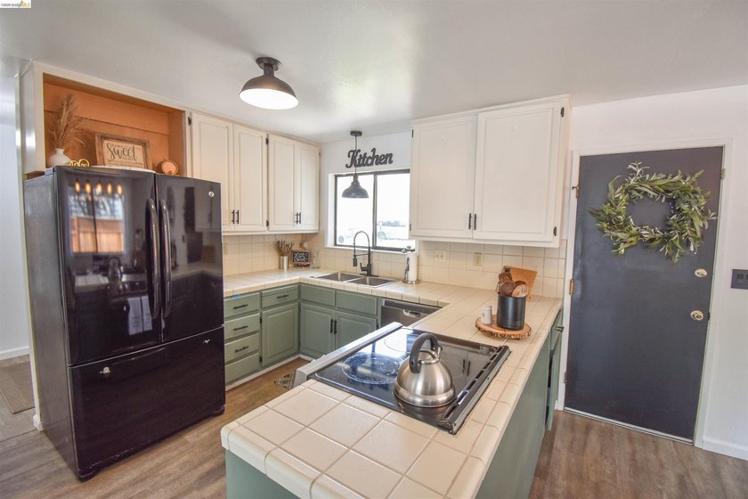 ON SULLIVAN CREEK! Nestled in the desirable Phoenix Lake Country - photo 11