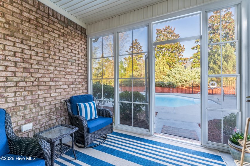 Beautiful brick home tucked away on a private cul-de-sac lot in - photo 10