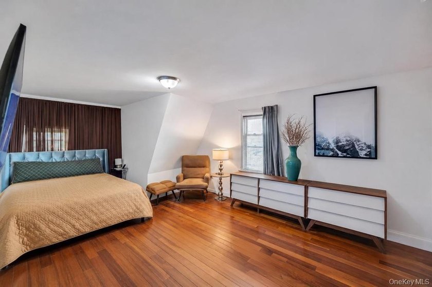 Welcome to 573 Miller Avenue, Freeport, NY - A beautiful and - photo 27
