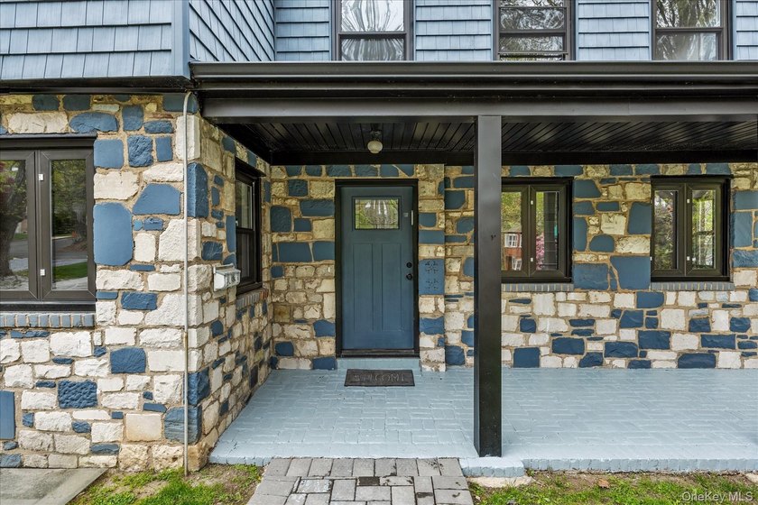 Welcome to this beautifully renovated GEM, This sun-drenched - photo 4