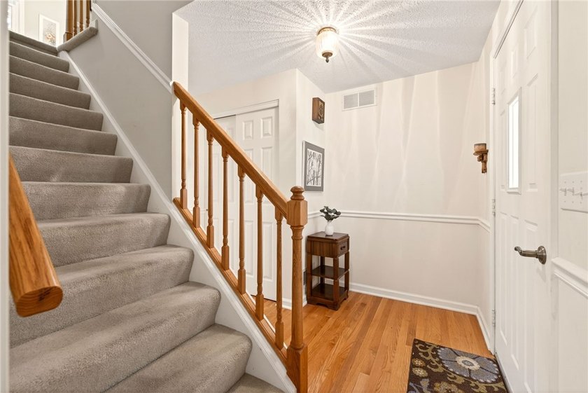 FIRST TIME ON THE MARKET - 1111 Everwild View is a beautiful - photo 2