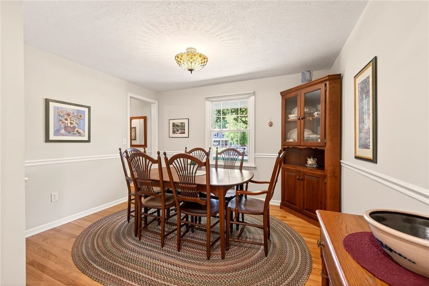 FIRST TIME ON THE MARKET - 1111 Everwild View is a beautiful - photo 5