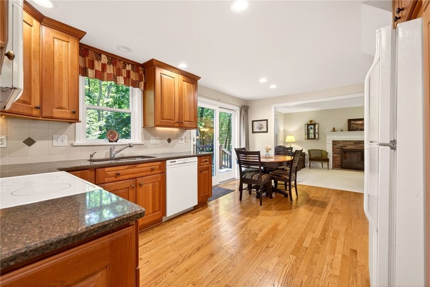 FIRST TIME ON THE MARKET - 1111 Everwild View is a beautiful - photo 6