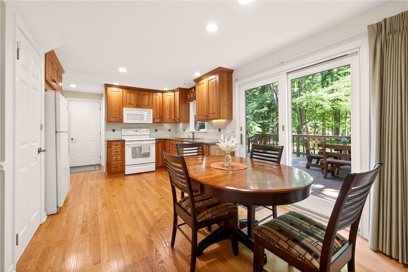 FIRST TIME ON THE MARKET - 1111 Everwild View is a beautiful - photo 7