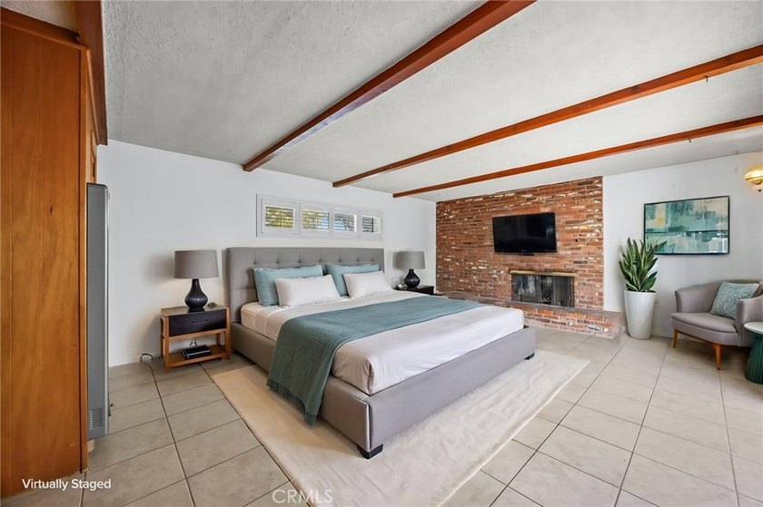 This corner lot, 3 Bedroom, 2 and 1/2 bath is in the popular Los - photo 29
