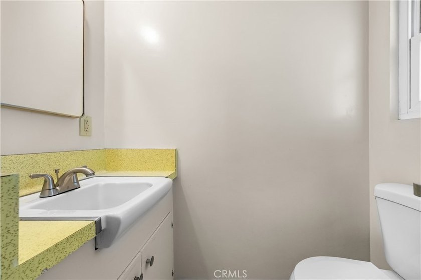 This corner lot, 3 Bedroom, 2 and 1/2 bath is in the popular Los - photo 36