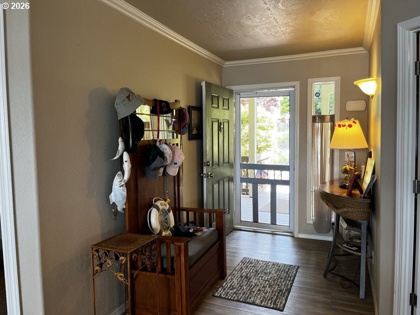 Experience the beauty of lakefront living with this exceptional - photo 9