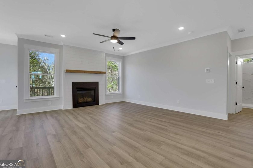 MOVE IN READY! Home is priced to sell! A massive FINISHED - photo 7