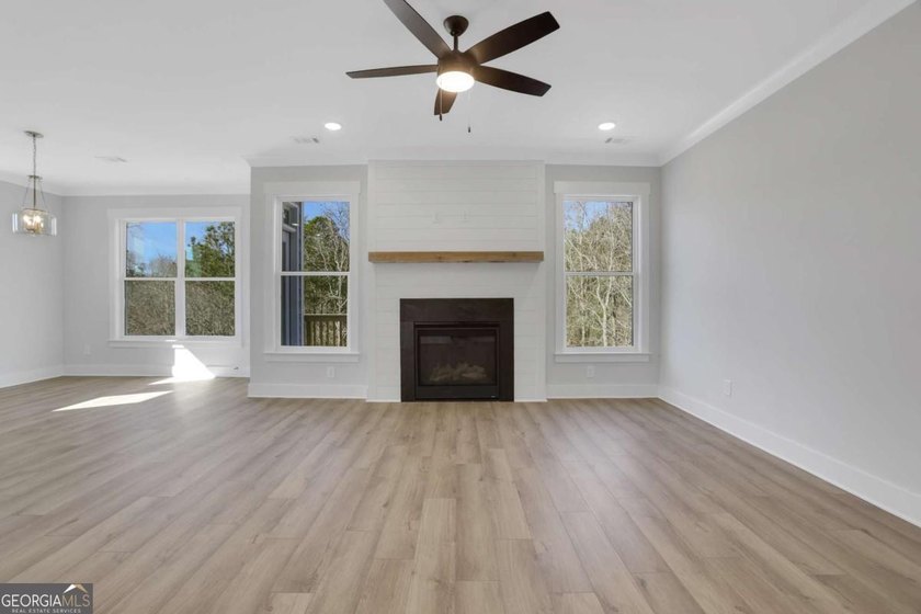 MOVE IN READY! Home is priced to sell! A massive FINISHED - photo 8