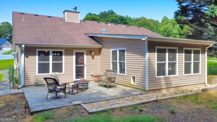 This timeless beauty is ready for you to move right in! Welcome - photo 7