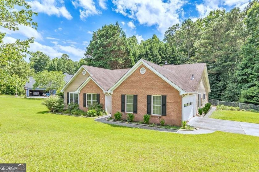This timeless beauty is ready for you to move right in! Welcome - photo 8