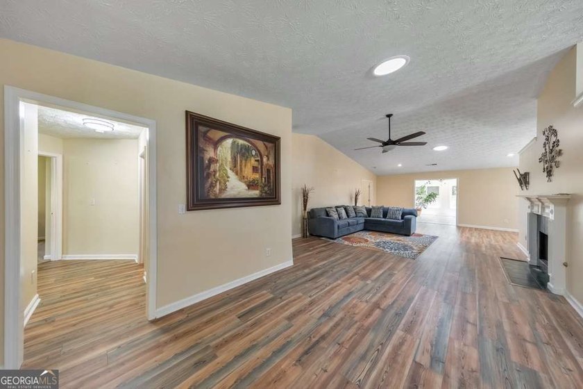 This timeless beauty is ready for you to move right in! Welcome - photo 10