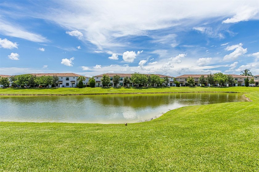 You will LOVE this stunning Lake Front Corner Townhouse. 3 - photo 18