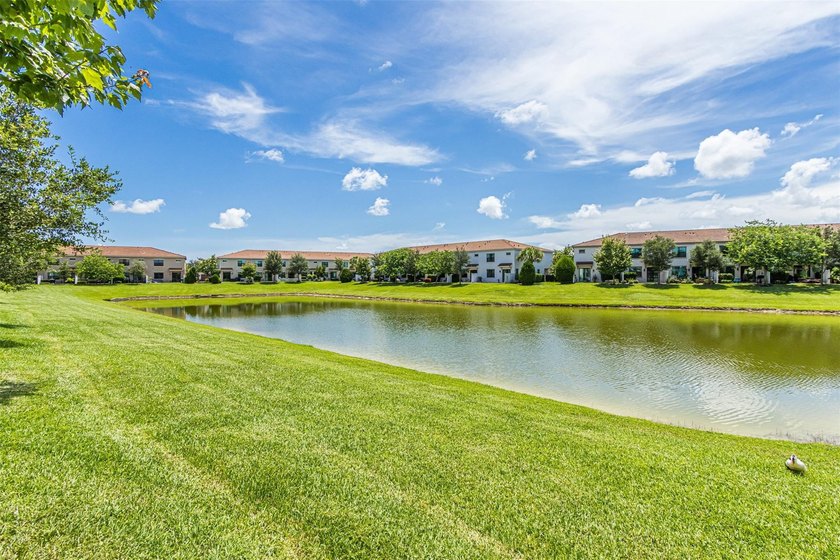 You will LOVE this stunning Lake Front Corner Townhouse. 3 - photo 19