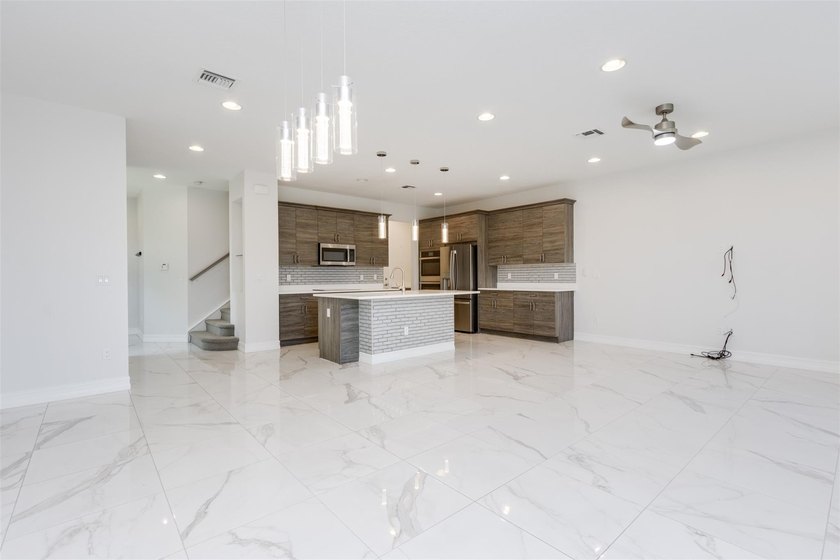 You will LOVE this stunning Lake Front Corner Townhouse. 3 - photo 25
