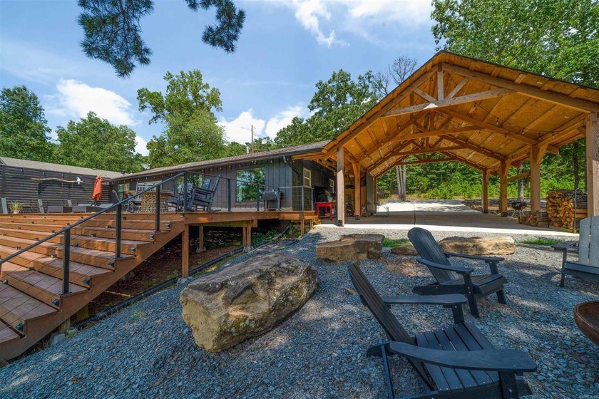 Lake views, relaxation &amp; Investment Potential! 3BR/2BA Retreat - photo 28