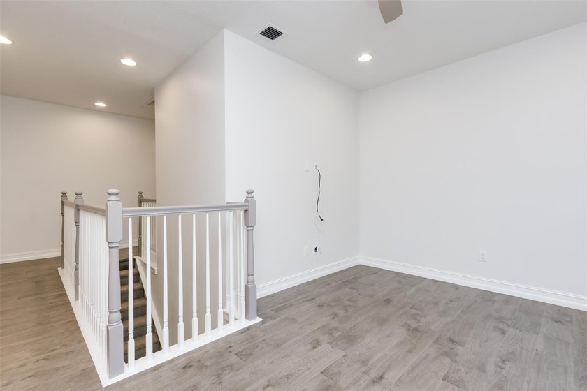 You will LOVE this stunning Lake Front Corner Townhouse. 3 - photo 29