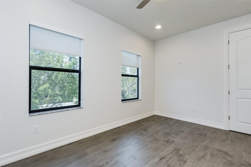 You will LOVE this stunning Lake Front Corner Townhouse. 3 - photo 30
