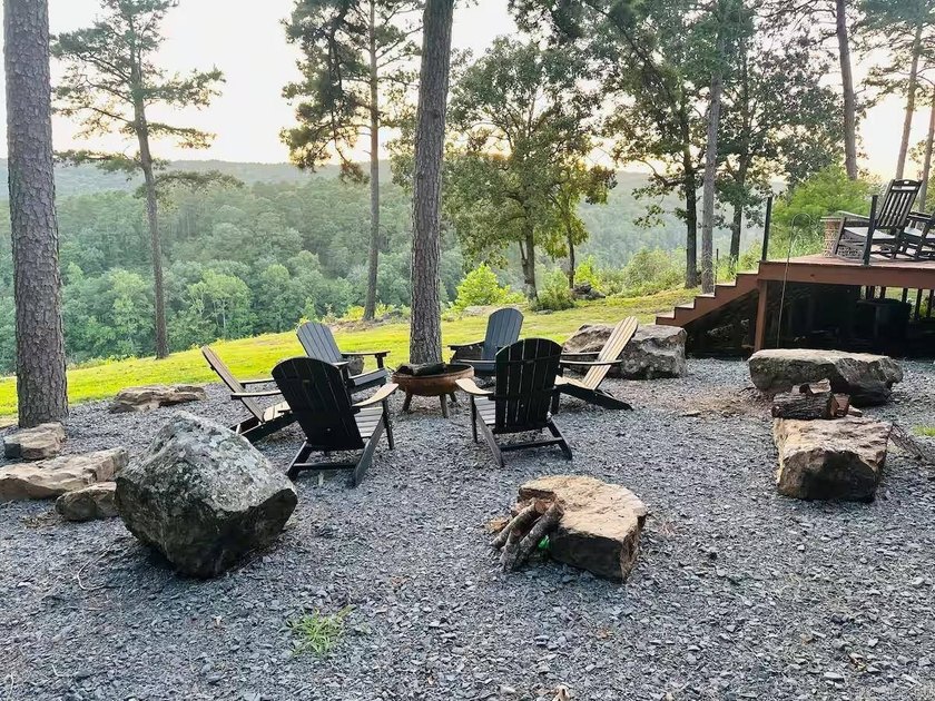 Lake views, relaxation &amp; Investment Potential! 3BR/2BA Retreat - photo 31