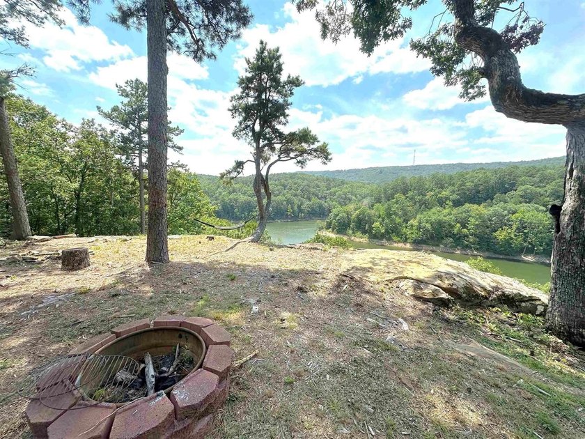 Lake views, relaxation &amp; Investment Potential! 3BR/2BA Retreat - photo 32