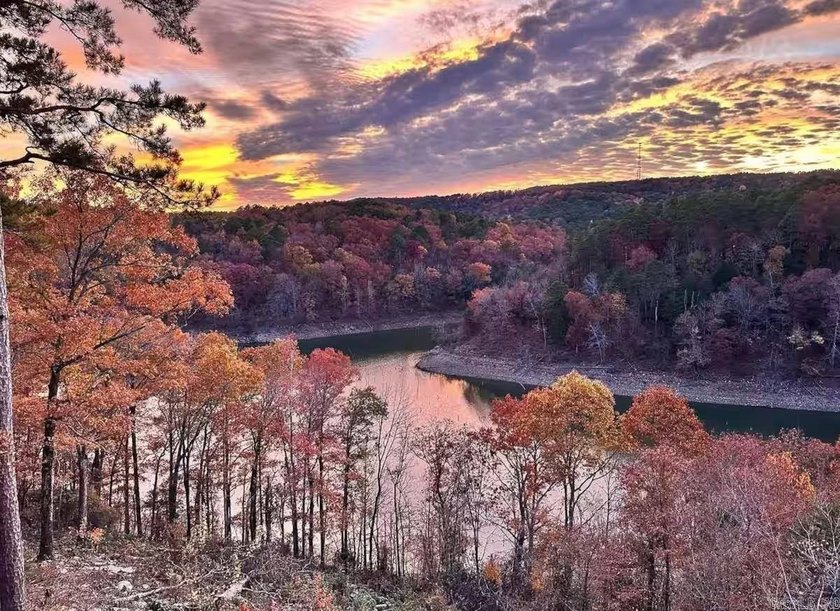 Lake views, relaxation &amp; Investment Potential! 3BR/2BA Retreat - photo 33