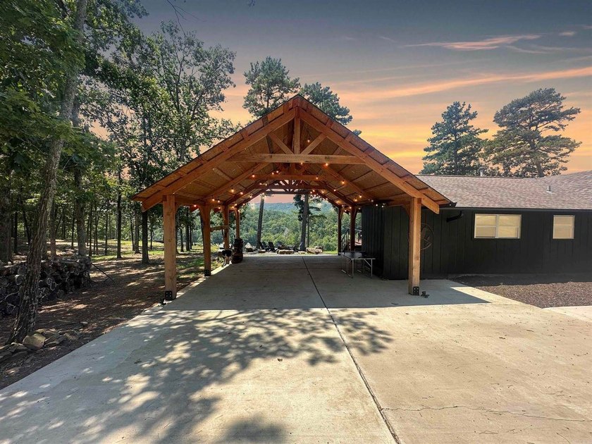 Lake views, relaxation &amp; Investment Potential! 3BR/2BA Retreat - photo 36