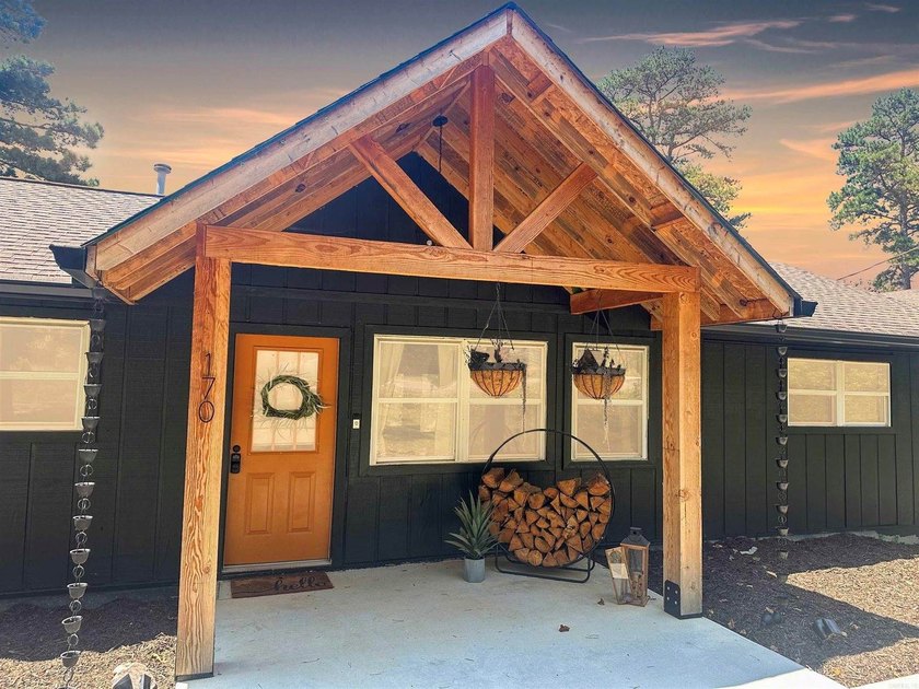 Lake views, relaxation &amp; Investment Potential! 3BR/2BA Retreat - photo 37