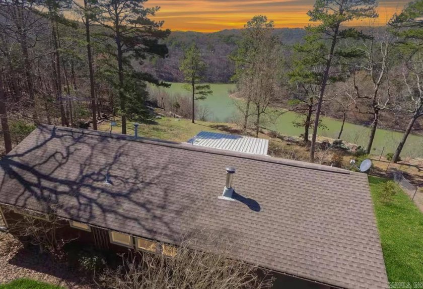 Lake views, relaxation &amp; Investment Potential! 3BR/2BA Retreat - photo 38
