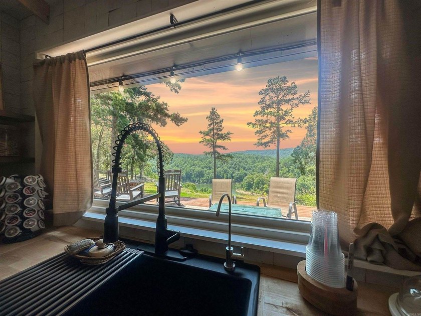 Lake views, relaxation &amp; Investment Potential! 3BR/2BA Retreat - photo 39