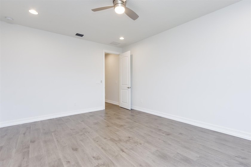 You will LOVE this stunning Lake Front Corner Townhouse. 3 - photo 40