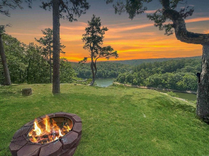 Lake views, relaxation &amp; Investment Potential! 3BR/2BA Retreat - photo 41
