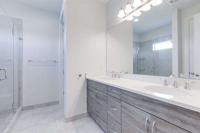 You will LOVE this stunning Lake Front Corner Townhouse. 3 - photo 42