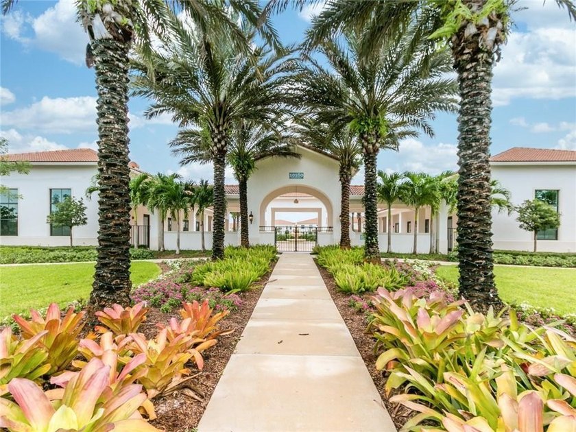 You will LOVE this stunning Lake Front Corner Townhouse. 3 - photo 47