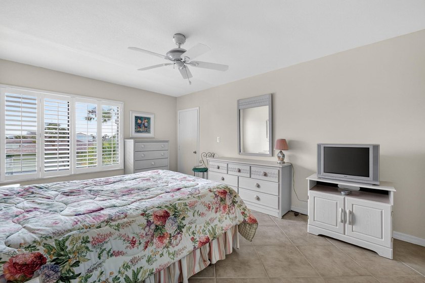 Beautiful 2-bedroom 2-bath furnished *Catamaran I* condo at - photo 19