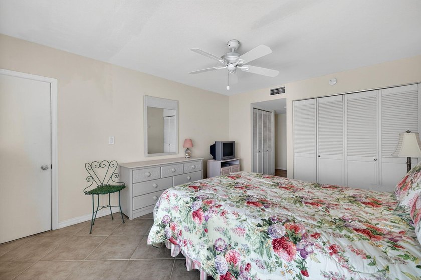 Beautiful 2-bedroom 2-bath furnished *Catamaran I* condo at - photo 20