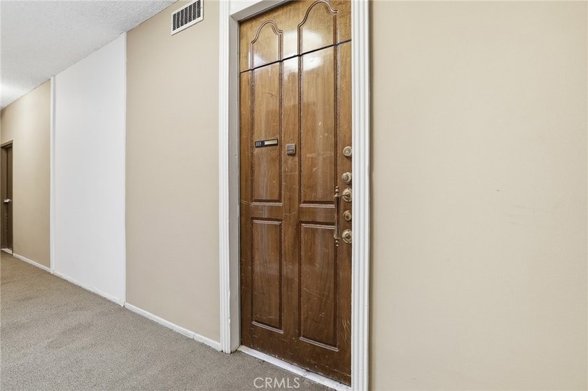 Welcome to this beautifully maintained 2-bedroom, 2-bathroom - photo 7