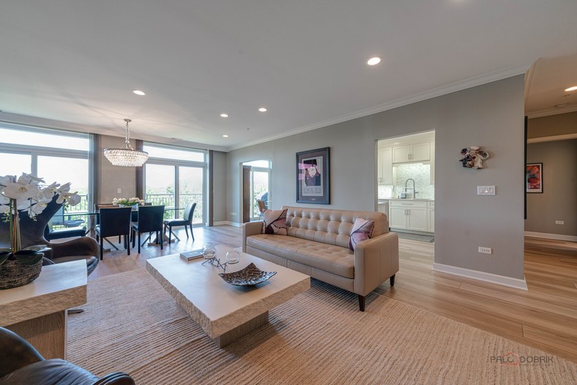 LARGEST PENTHOUSE END-UNIT | POND VIEWS | 3 BEDROOMS | 2.1 BATHS - photo 6